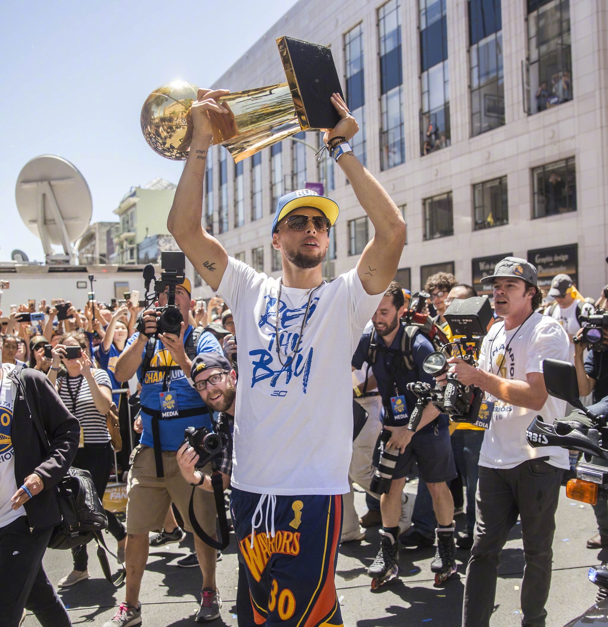 轻阵容逐渐 轻阵容逐渐