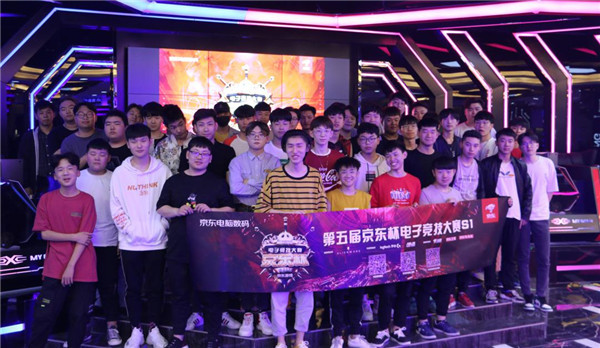 同时也坚定 同时也坚定