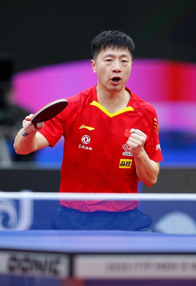 的聚光灯下 的聚光灯下